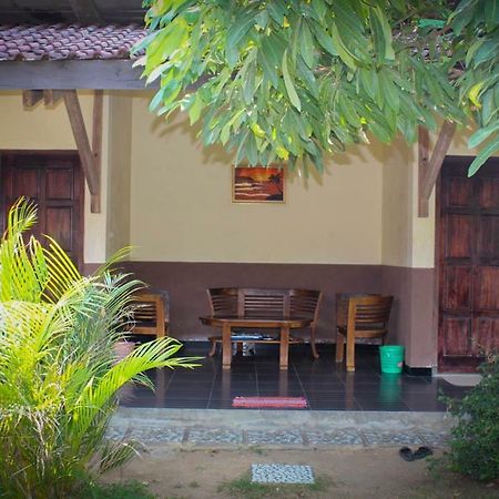 Harrys Oceanhouse 2 Pacitan Apartment Exterior foto