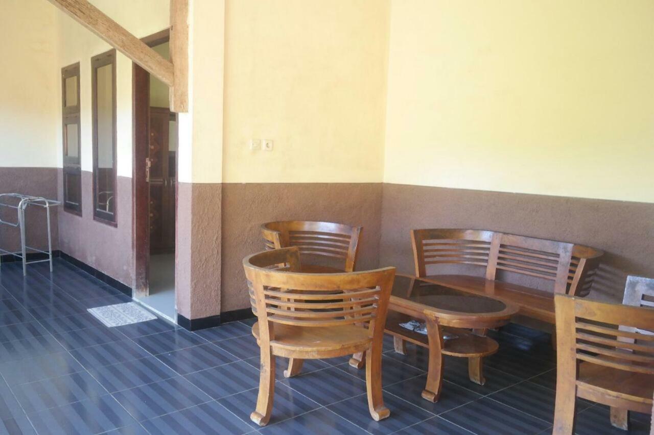 Harrys Oceanhouse 2 Pacitan Apartment Exterior foto