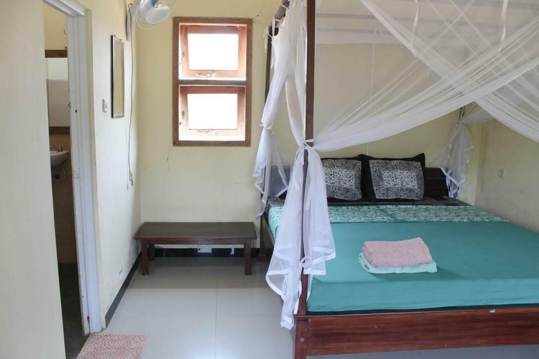 Harrys Oceanhouse 2 Pacitan Apartment Exterior foto
