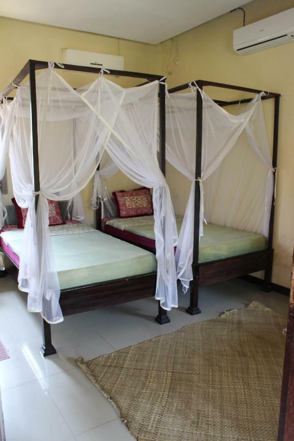 Harrys Oceanhouse 2 Pacitan Apartment Exterior foto