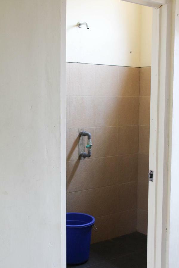 Harrys Oceanhouse 2 Pacitan Apartment Exterior foto