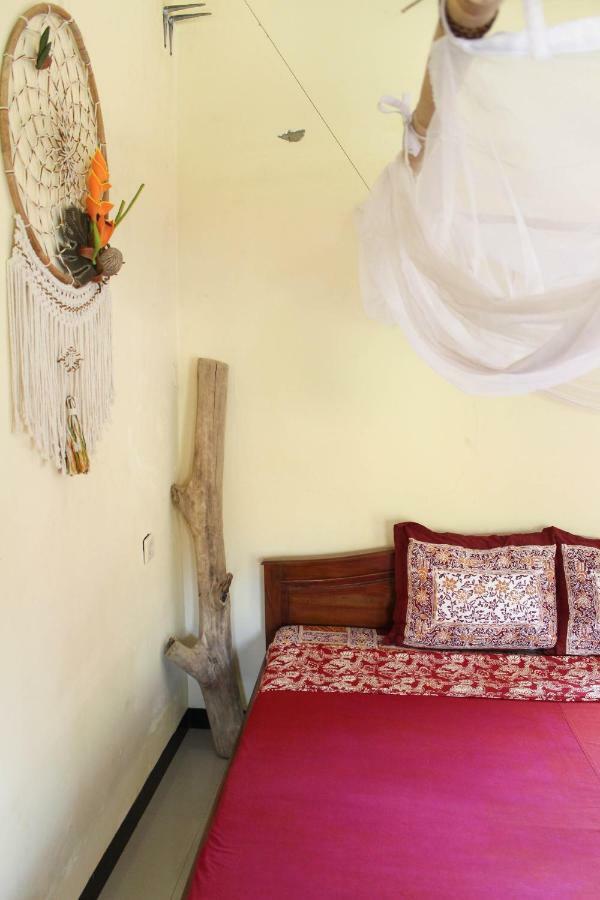 Harrys Oceanhouse 2 Pacitan Apartment Exterior foto