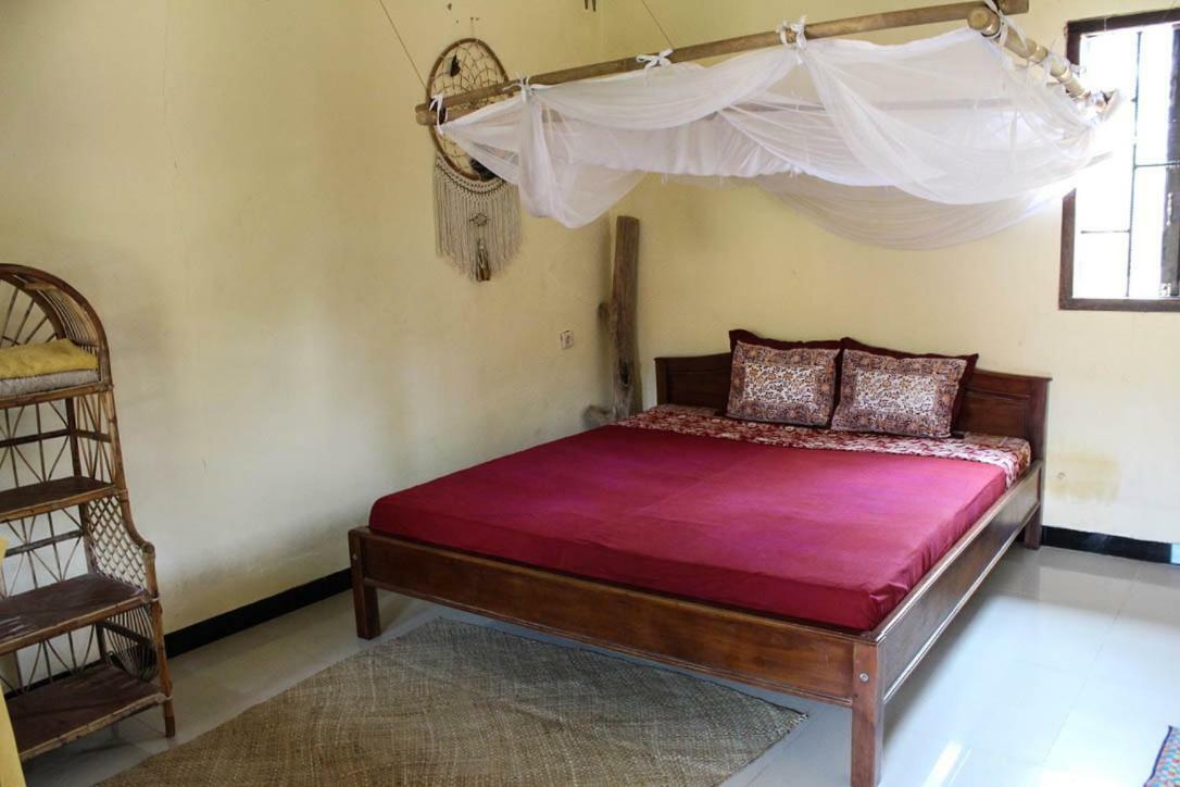 Harrys Oceanhouse 2 Pacitan Apartment Exterior foto