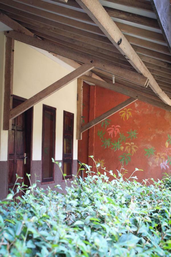 Harrys Oceanhouse 2 Pacitan Apartment Exterior foto