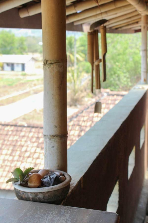 Harrys Oceanhouse 2 Pacitan Apartment Exterior foto
